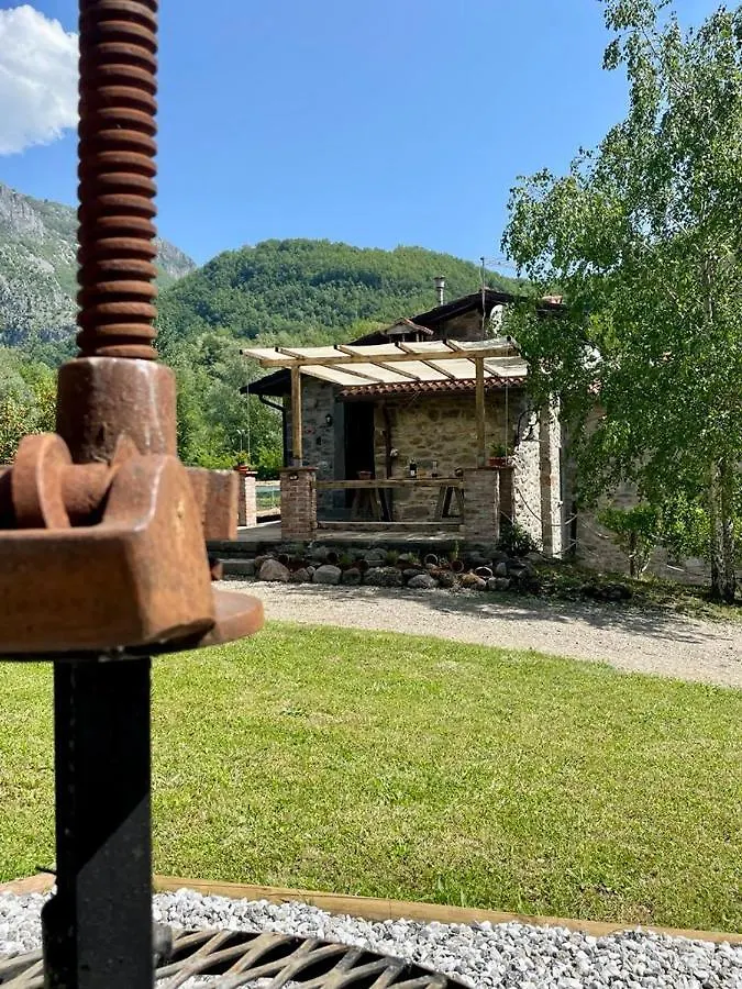 Le Macine Villa Magnano  0*, Magnano (Tuscany) Italy